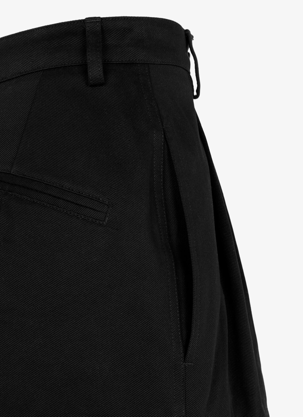 Alaïa Shorts Mit Hoher Taille Aus Baumwollgabardine Edition 1990 ALAÏA SCHWARZ ALAÏA SHORTS MIT HOHER TAILLE AUS BAUMWOLLGABARDINE EDITION 1990